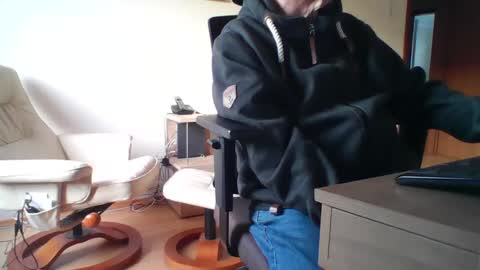 camcologne online show from 02/02/25, 04:11