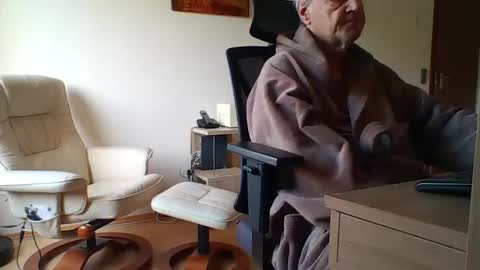 camcologne online show from 11/04/25, 10:36