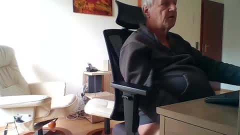 camcologne online show from 12/05/25, 10:57