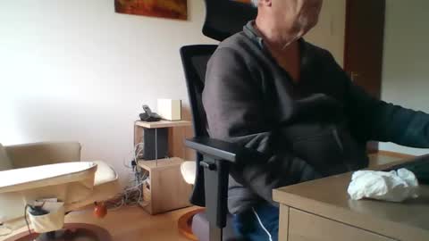 camcologne online show from 01/13/26, 10:31