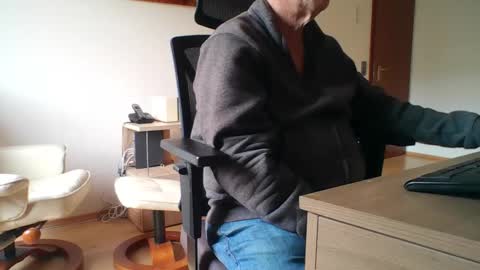 camcologne online show from 02/06/26, 09:34