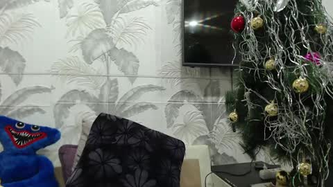 CamDiva1 online show from 02/18/25, 04:05