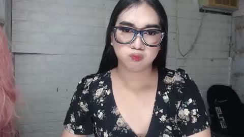 camela_star online show from 10/17/25, 06:05
