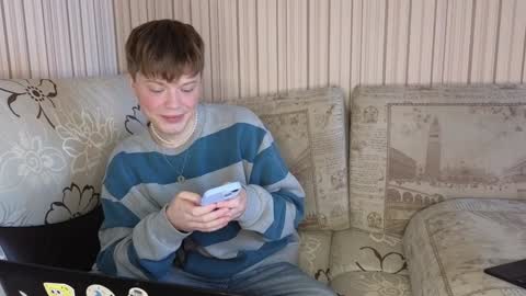 Snapshot of cameron_crowly chatting on 01/28/25, 08:25 Cameron online show from 01/28/25, 08:25