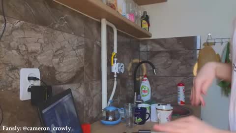 Snapshot of cameron_crowly chatting on 02/20/25, 12:04 Cameron online show from 02/20/25, 12:04