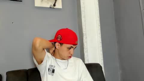 Snapshot of cameron_lux4 chatting on 11/05/25, 12:27 CAMERON online show from 11/05/25, 12:27