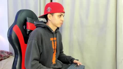 Snapshot of cameron_lux4 chatting on 11/10/25, 03:49 CAMERON online show from 11/10/25, 03:49