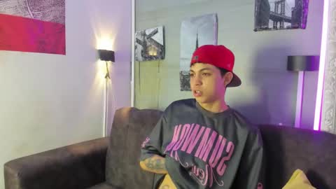 Snapshot of cameron_lux4 chatting on 11/25/25, 12:49 CAMERON online show from 11/25/25, 12:49