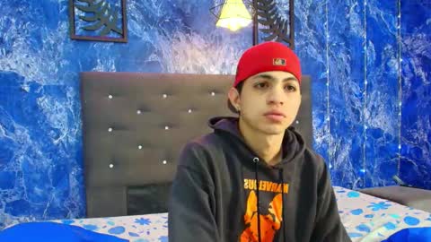 Snapshot of cameron_lux4 chatting on 11/26/25, 01:01 CAMERON online show from 11/26/25, 01:01