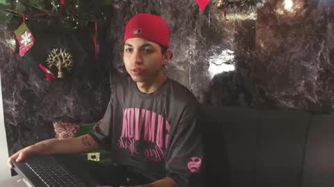 Snapshot of cameron_lux4 chatting on 12/04/25, 12:36 CAMERON online show from 12/04/25, 12:36