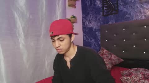 Snapshot of cameron_lux4 chatting on 12/05/25, 01:09 CAMERON online show from 12/05/25, 01:09