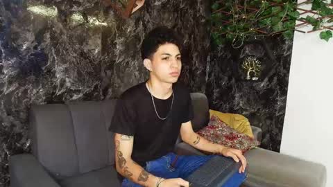 Snapshot of cameron_lux4 chatting on 01/07/26, 04:04 CAMERON online show from 01/07/26, 04:04