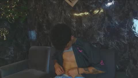 Snapshot of cameron_lux4 chatting on 01/17/26, 07:02 CAMERON online show from 01/17/26, 07:02