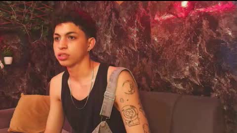 Snapshot of cameron_lux4 chatting on 02/05/26, 04:50 CAMERON online show from 02/05/26, 04:50