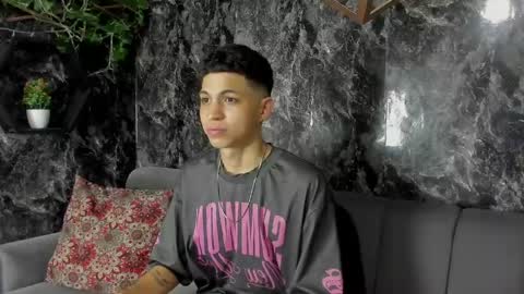Snapshot of cameron_lux4 chatting on 04/24/26, 10:01 CAMERON online show from 04/24/26, 10:01