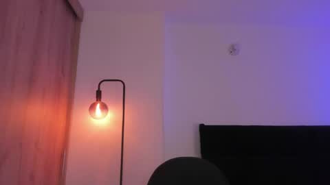Snapshot of cameron_lyra chatting on 04/21/26, 01:42 Cameron online show from 04/21/26, 01:42