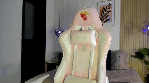 Cameron  online show from 10/17/25, 08:44