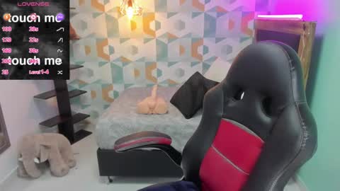 Snapshot of cameronglen chatting on 01/13/25, 02:50 cameronglen online show from 01/13/25, 02:50