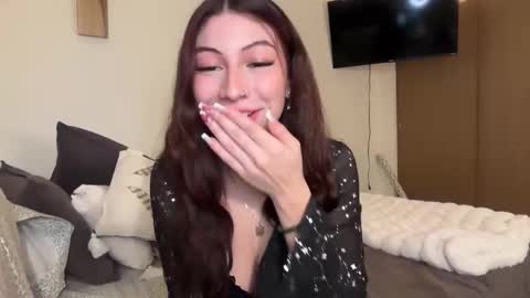 Camila online show from 11/17/25, 12:16