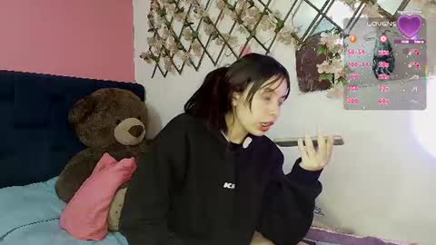 Snapshot of cami_casti777 chatting on 06/16/26, 02:14 trini-1000 online show from 06/16/26, 02:14