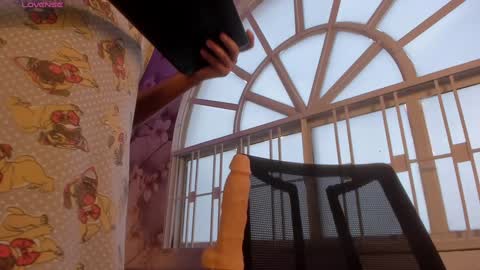 Snapshot of cami_hunter chatting on 12/10/24, 04:27   online show from 12/10/24, 04:27