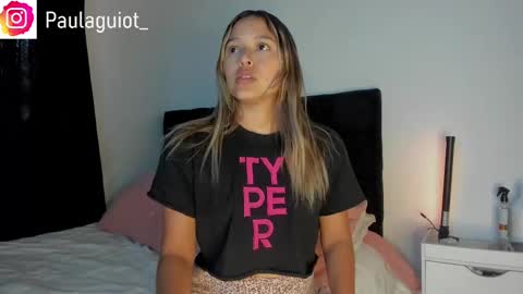 Snapshot of cami_hunter chatting on 02/15/25, 08:33   online show from 02/15/25, 08:33