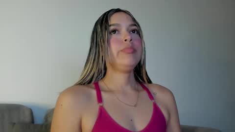 Snapshot of cami_hunter chatting on 10/11/25, 12:21   online show from 10/11/25, 12:21