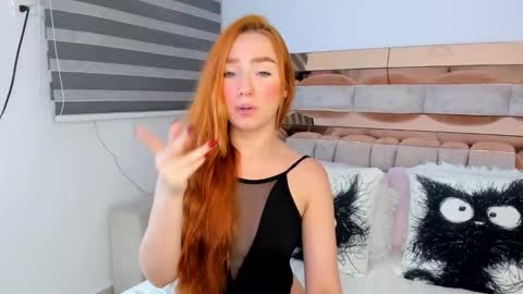 Snapshot of cami_lovers1 chatting on 11/25/25, 12:21 camii online show from 11/25/25, 12:21