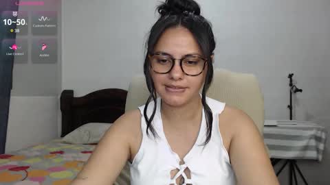 Camila Valbuena online show from 02/04/26, 01:33