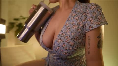 camila   online show from 09/25/25, 05:27