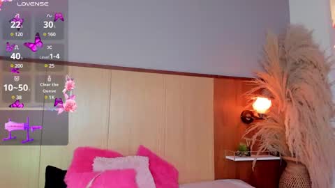 camiestrada online show from 02/07/25, 08:53