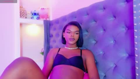 camiestrada online show from 10/25/25, 03:18