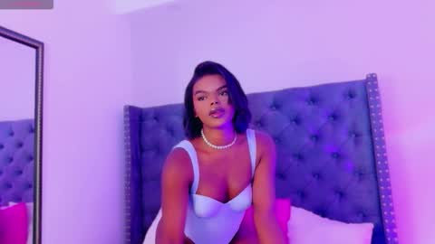 camiestrada online show from 10/30/25, 09:59