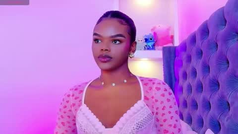 camiestrada online show from 11/21/25, 06:06