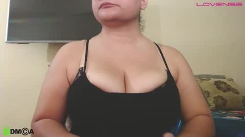 Camila  online show from 11/09/25, 04:49