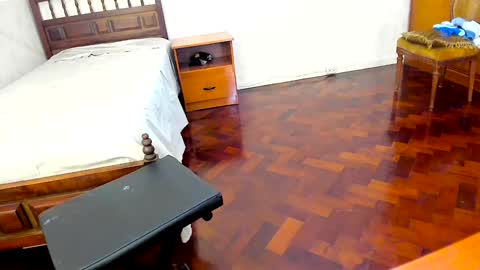 Snapshot of camila_berk chatting on 01/24/25, 12:20 Cami online show from 01/24/25, 12:20