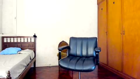 Snapshot of camila_berk chatting on 01/29/25, 10:11 Cami online show from 01/29/25, 10:11