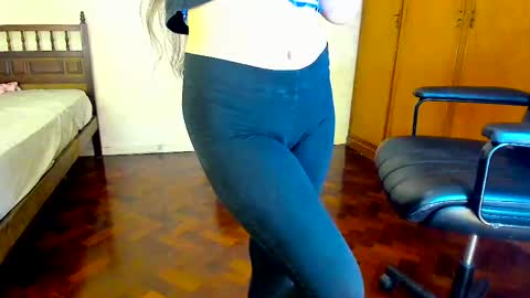 Snapshot of camila_berk chatting on 02/13/25, 07:24 Cami online show from 02/13/25, 07:24