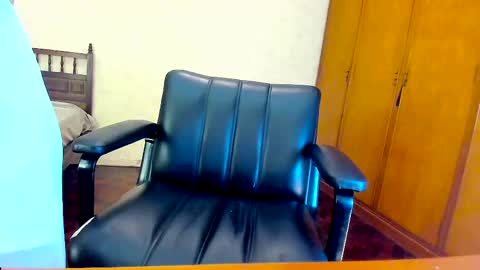 Snapshot of camila_berk chatting on 02/16/25, 09:15 Cami online show from 02/16/25, 09:15