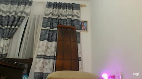 Snapshot of camila_blandexxxx chatting on 06/29/26, 10:15 Instagram camila blande1 online show from 06/29/26, 10:15