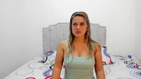 Snapshot of camila_borbon_ chatting on 07/11/26, 01:19 online show from 07/11/26, 01:19