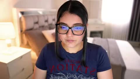 Camila buitrago online show from 11/09/25, 05:55