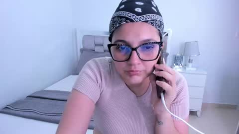 Snapshot of camila_buitrago chatting on 04/29/26, 02:04 Camila buitrago online show from 04/29/26, 02:04