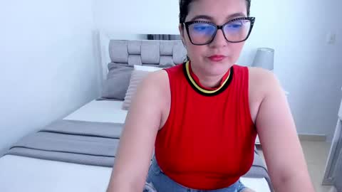 Snapshot of camila_buitrago chatting on 05/08/26, 11:43 Camila buitrago online show from 05/08/26, 11:43