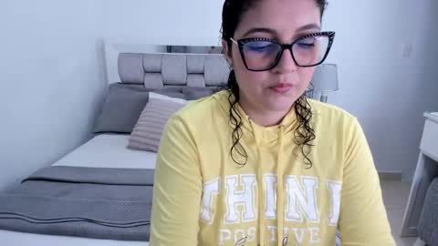 Snapshot of camila_buitrago chatting on 05/24/26, 12:04 Camila buitrago online show from 05/24/26, 12:04