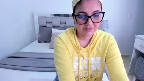 Snapshot of camila_buitrago chatting on 05/27/26, 01:57 Camila buitrago online show from 05/27/26, 01:57
