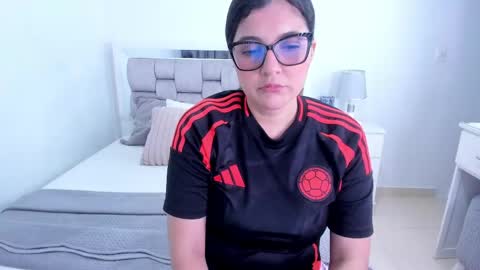 Snapshot of camila_buitrago chatting on 05/29/26, 12:52 Camila buitrago online show from 05/29/26, 12:52