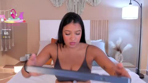 camila_bustamante_ online show from 04/20/26, 02:42