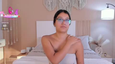 camila_bustamante_ online show from 06/04/26, 02:01