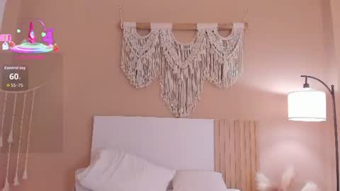 camila_bustamante_ online show from 06/09/26, 02:28